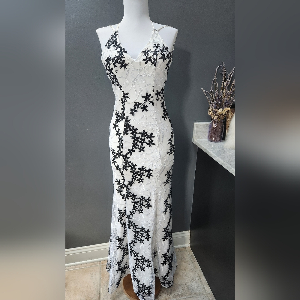 My Michelle White and Cream Asymmetrical Halter Evening Dress Size 0
